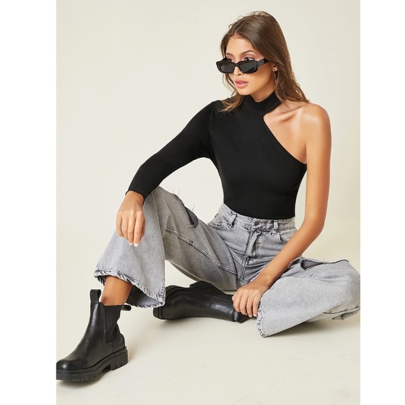 Asymmetrical Black One Shoulder Long Sleeve High Neck Slim Bodysuit - Picture 4 of 6